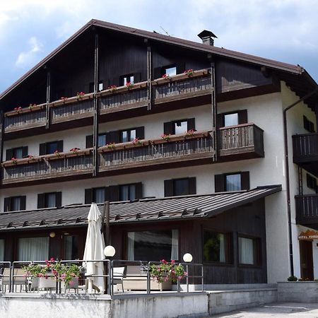 Hotel Ferrari Pinzolo Eksteriør billede