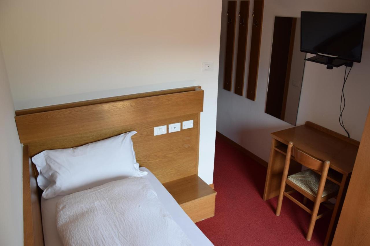Hotel Ferrari Pinzolo Eksteriør billede