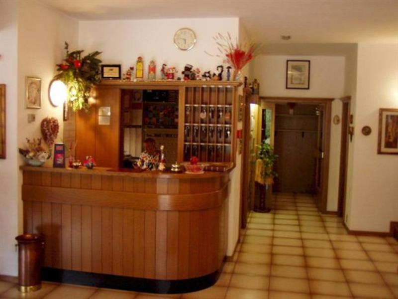Hotel Ferrari Pinzolo Eksteriør billede