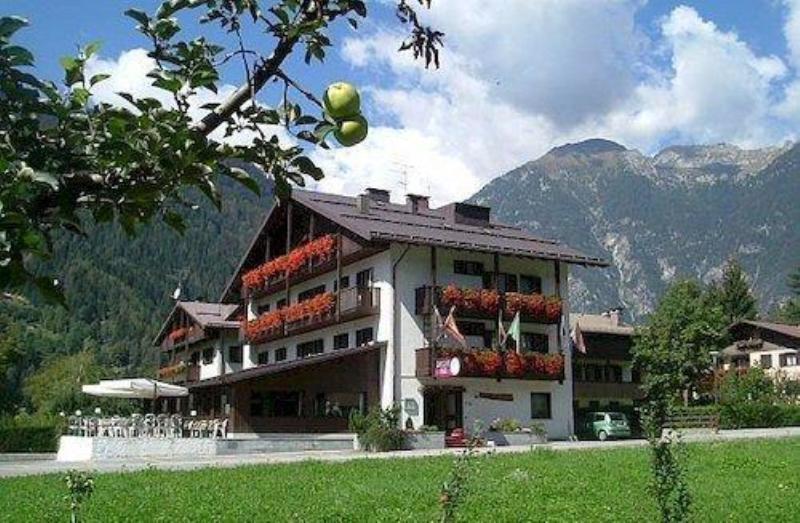 Hotel Ferrari Pinzolo Eksteriør billede